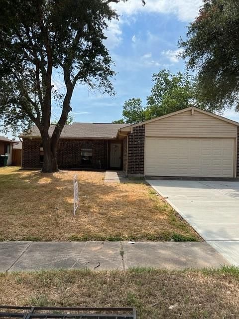 1st image of 15615 Summer Briar Ct