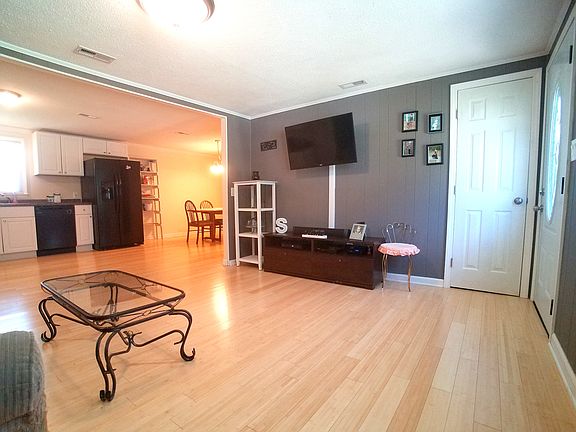 5th image of 1021 S Caldwell Ave