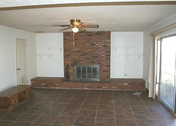 3rd image of 636 E Holmes Ave