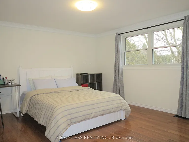 4 Meridene Cres E — Photo 36