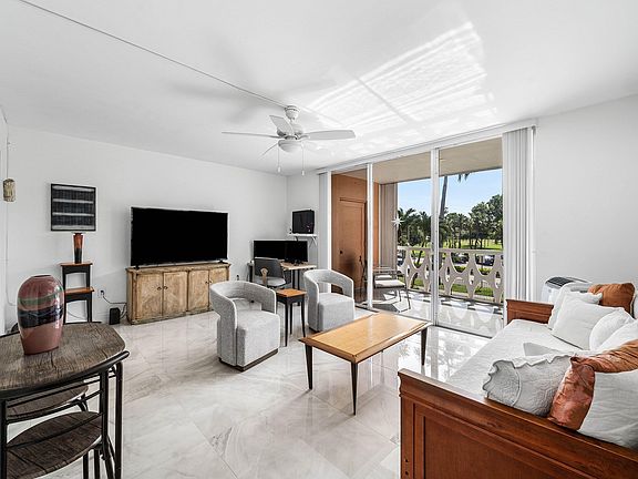 5th image of 15 S Golfview Road #206