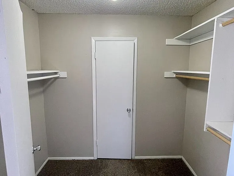 2525 N Bleckley St — Photo 16