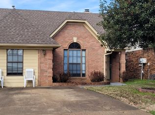 7953 S Chesterfield Dr S, Southaven, MS 38671