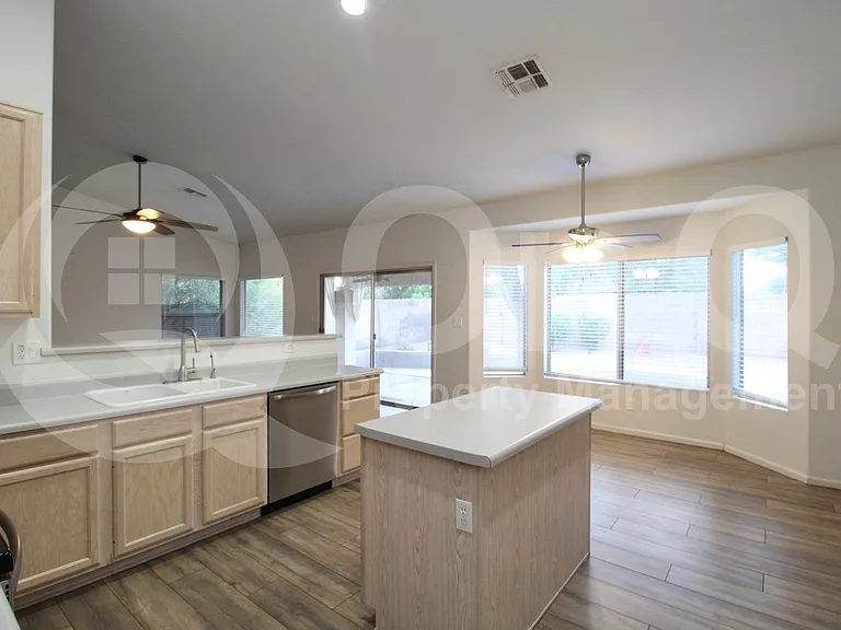 685 W Estrella Dr — Photo 9