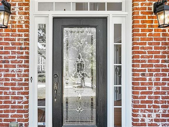 2nd image of 355 Wentworth Trl