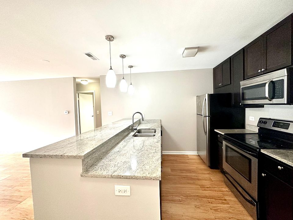 1st image of 1720 N Halsted St APT 203
