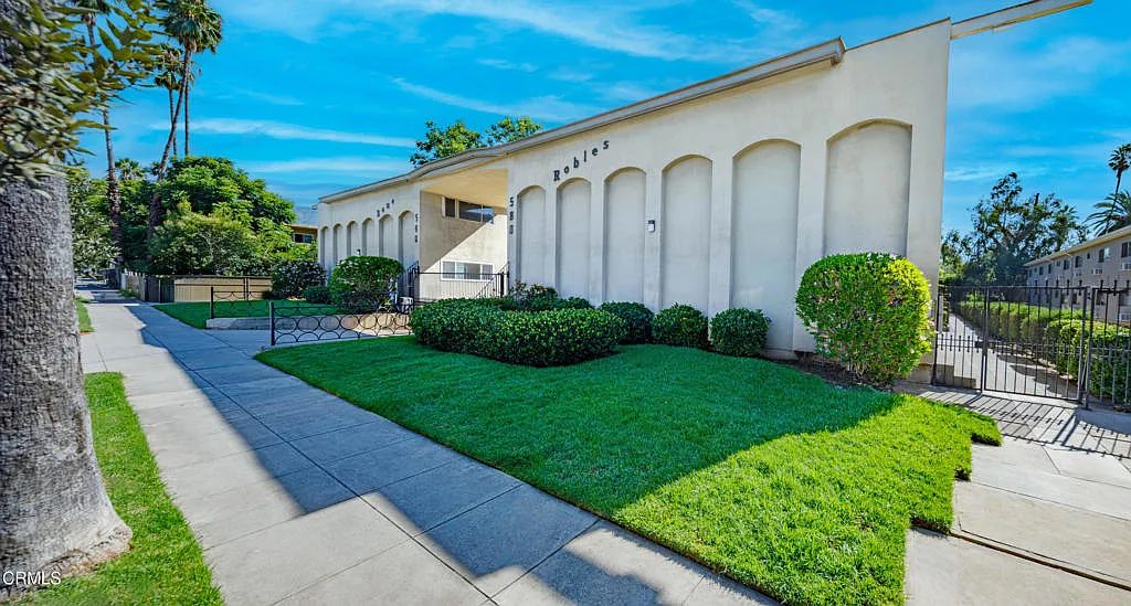 2 bed, 1.0 bath, 850 sqft, $2,495 — Photo 3