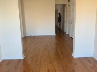 1521 W Chestnut St #3F, Chicago, IL 60642