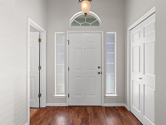 3rd image of 120 Meadowside Dr