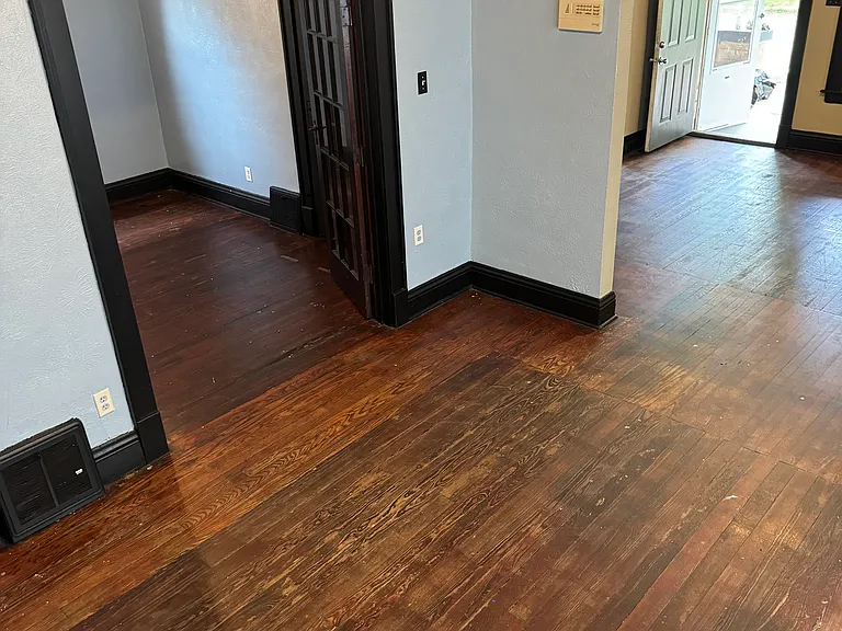 1144 W Jefferson Blvd #1 — Photo 5