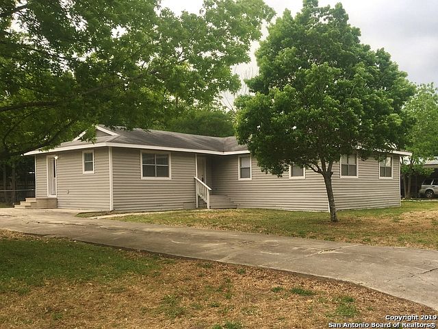 1st image of 1520 Wisteria Ln