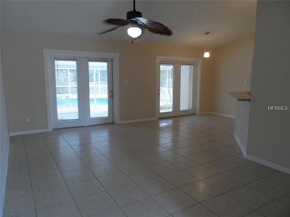 3rd image of 15842 Oakland Ct