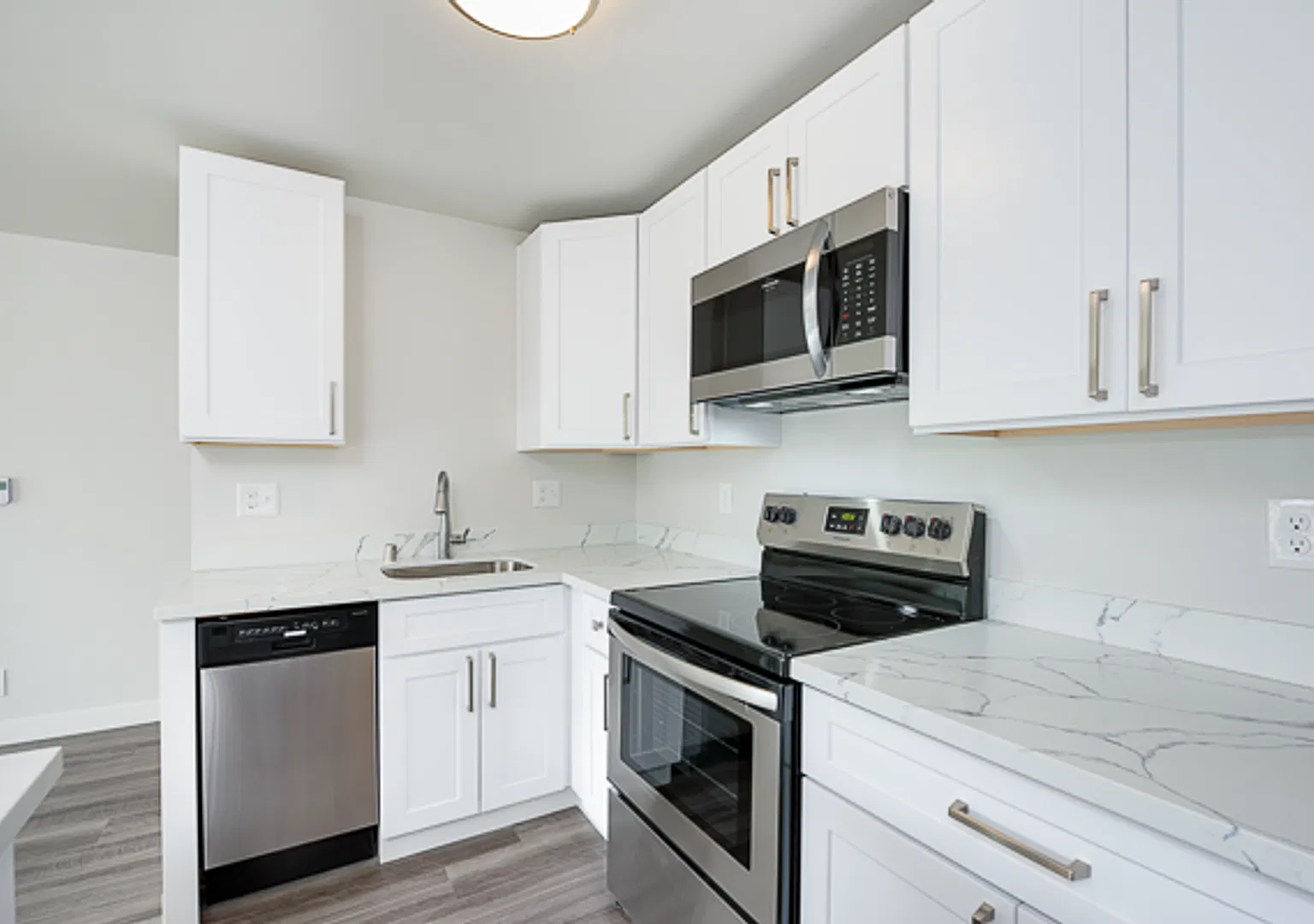 Leschi Lakeview — Photo 4