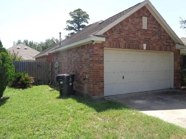 32510 Decker Oaks Dr, Pinehurst, TX 77362