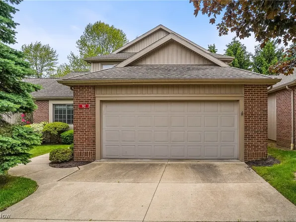 92 Donze Ct, Tallmadge, OH 44278