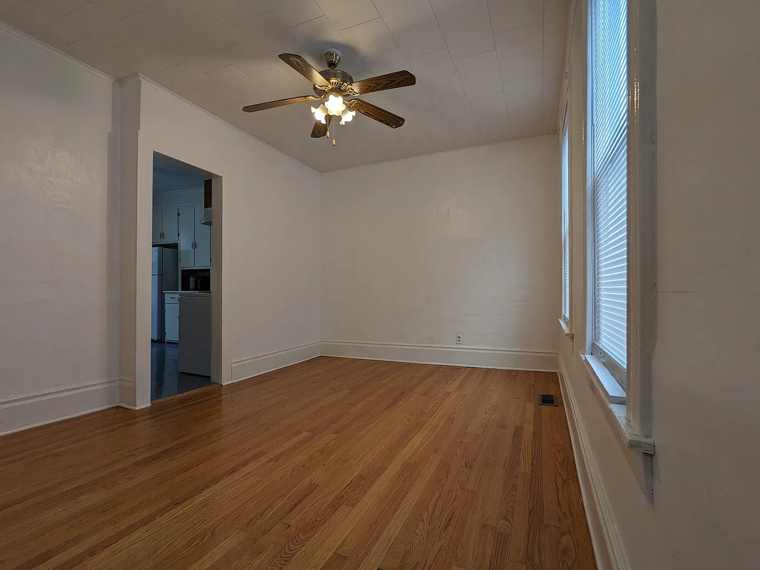 4 bed, 1883 sqft, $1,750 — Photo 4