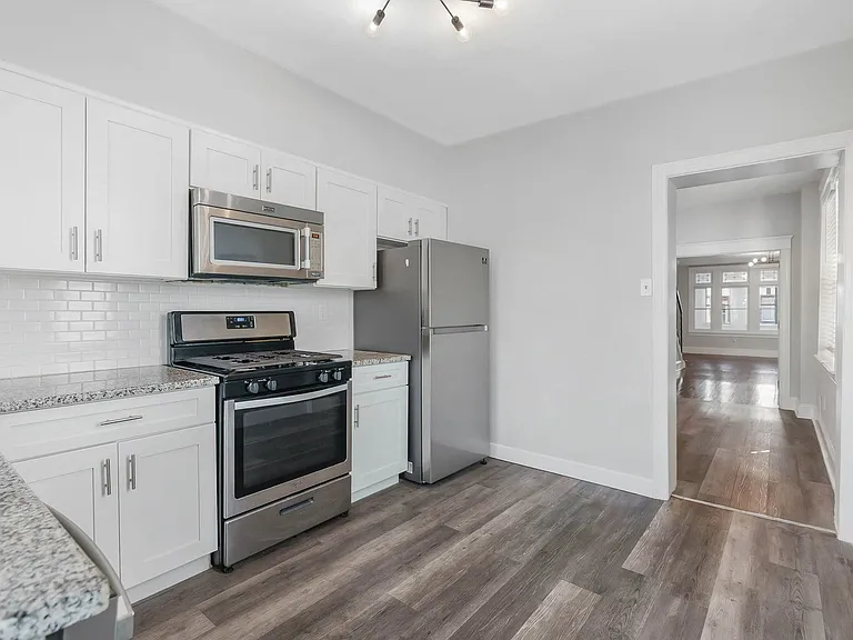 2609 E Ontario St — Photo 5