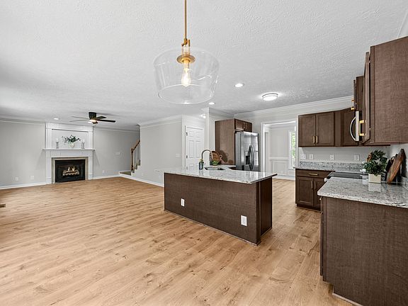 5th image of 601 Winding Bluff Way