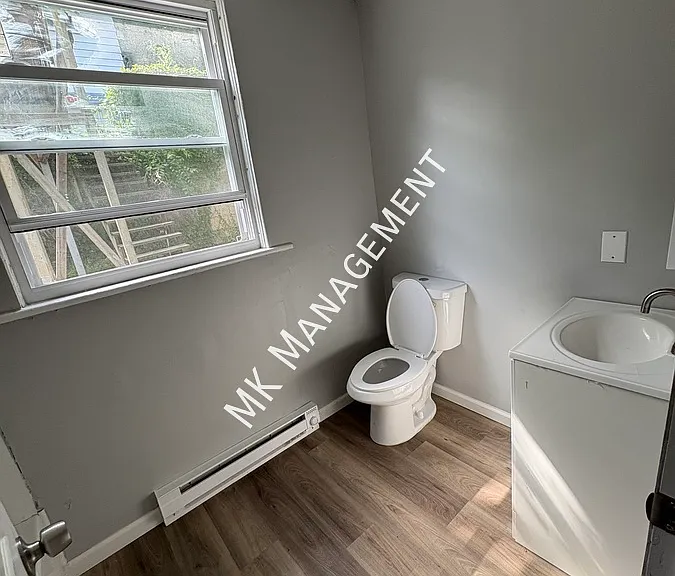 313 Cedar Ave #1 — Photo 7