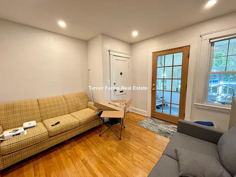 Edison Ave — Photo 5