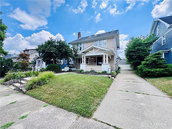 3rd image of 62 E Dixon Ave