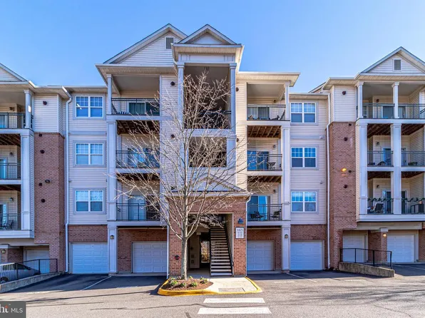 4405 Weatherington Ln Unit 204, Fairfax, VA 22030