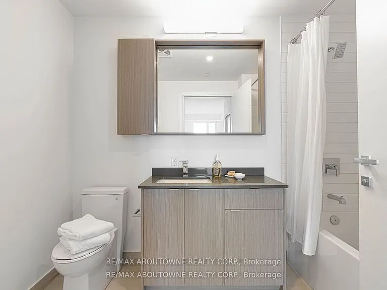 133 Bronte Rd #B0602 — Photo 8