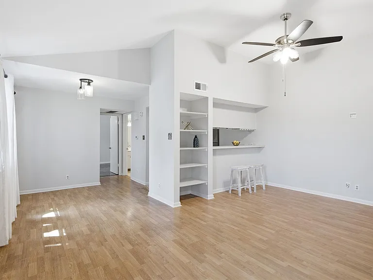 9226 Jollyville Rd #222 — Photo 3