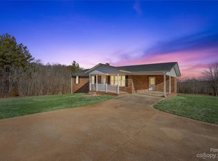 405 Sandy Run Church Rd, Mooresboro, NC 28114