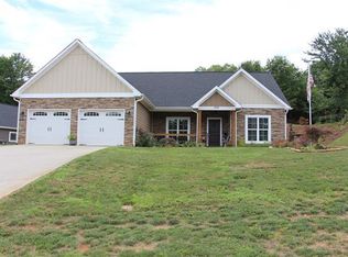 1934 45th Avenue Pl NE, Hickory, NC 28601