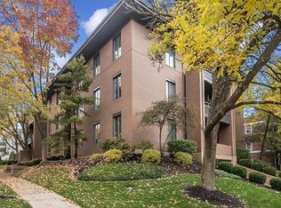 202 N Brentwood Blvd APT 1B, Saint Louis, MO 63105