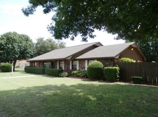 2401 S 14th St, Chickasha, OK 73018