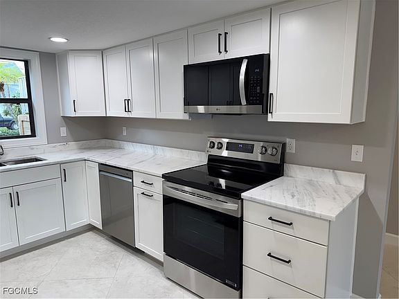 2nd image of 4543 SE 6th Pl APT 1D