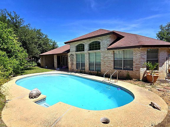 3rd image of 8101 Purtzer Dr