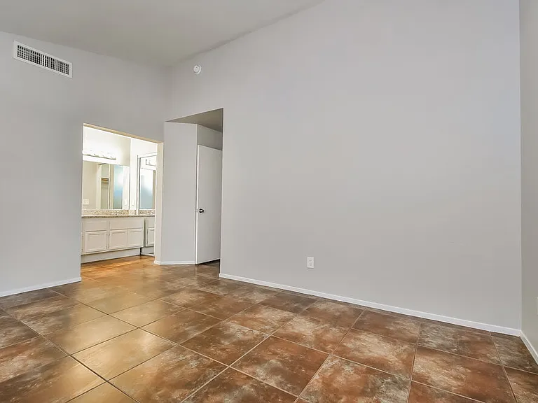 1621 Running Creek Dr — Photo 10