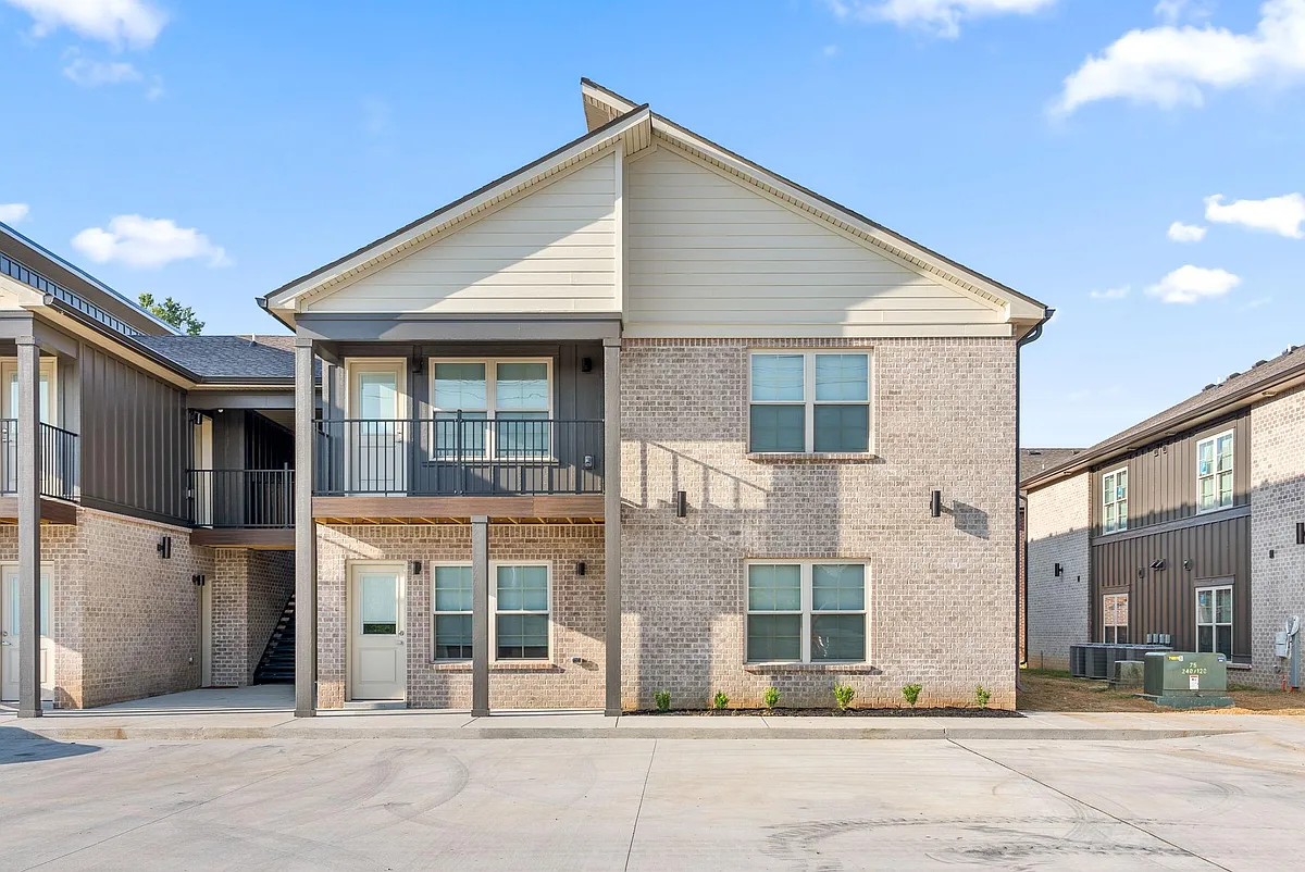 Building Photo - 2824 Highway 41A S #MULITPLE 2BR