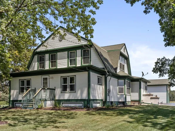 2811 South Beaumont AVENUE, Kansasville, WI 53139