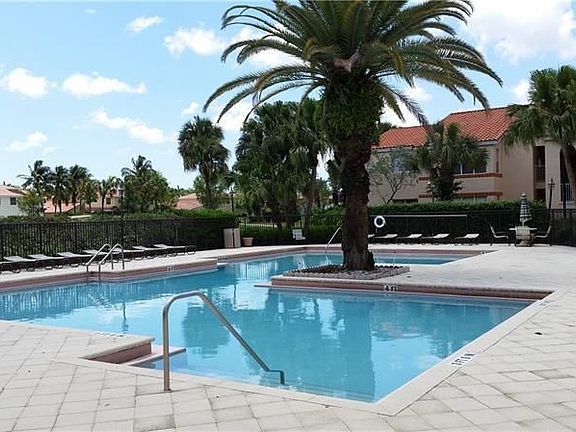 2nd image of 3450 Pinewalk Dr N APT 437