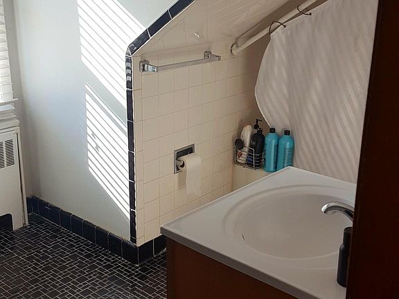 3rd image of 35 4th St Floor 2