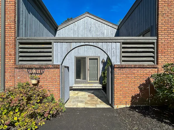 11 Hearthstone Drive #11, Brookfield, CT 06804