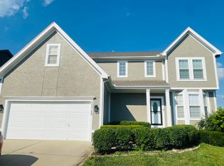 13713 Bradshaw St, Overland Park, KS 66221