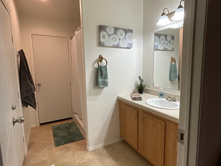 766 Holly St — Photo 18