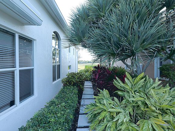4th image of 9016 Lakes Boulevard