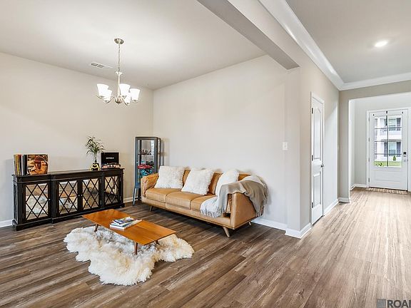 4th image of 15105 Cathedral Oak Ave