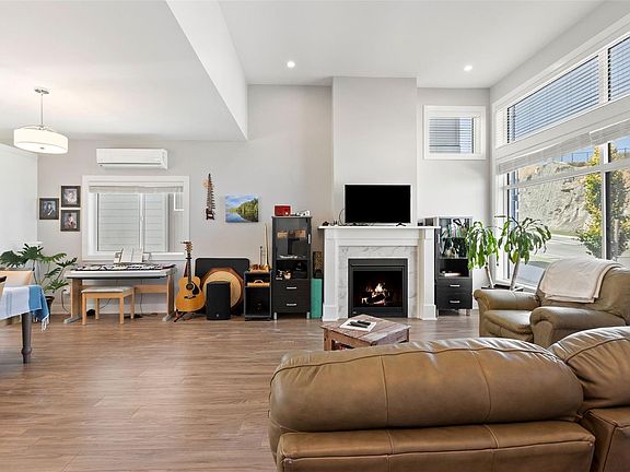 5th image of 2911 Constellation Ave
