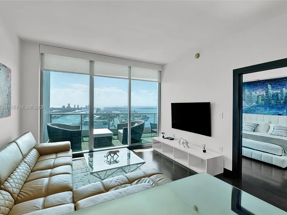 900 Biscayne Blvd #4403