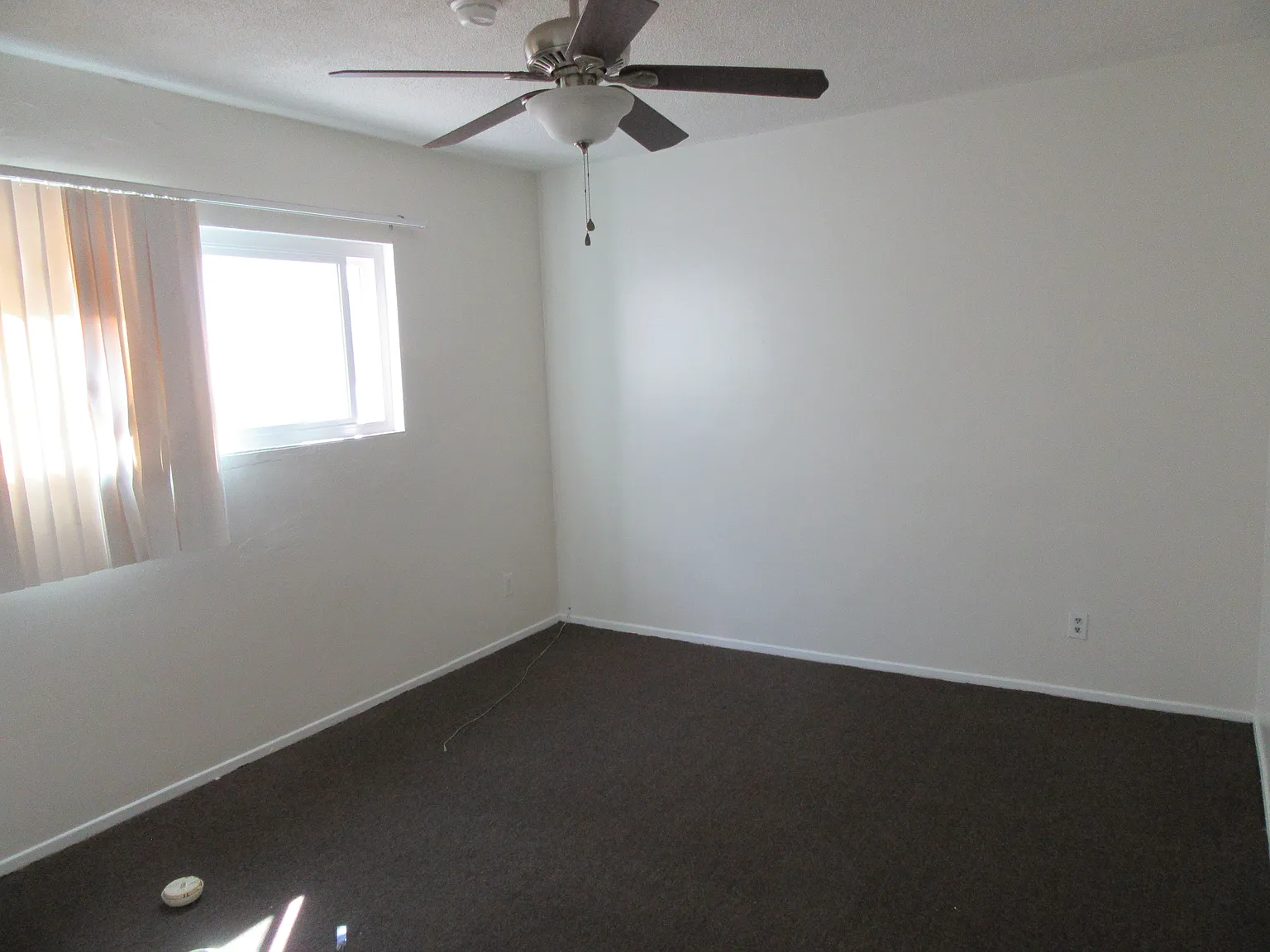 3 bed, 1016 sqft, $2,800 — Photo 2
