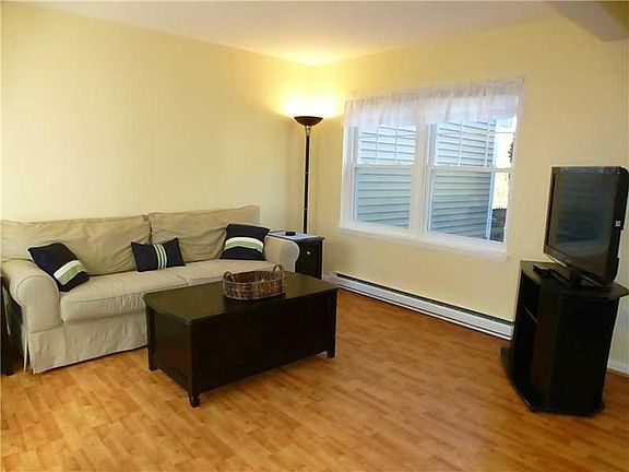 5th image of 49 Glenridge Drive #49
