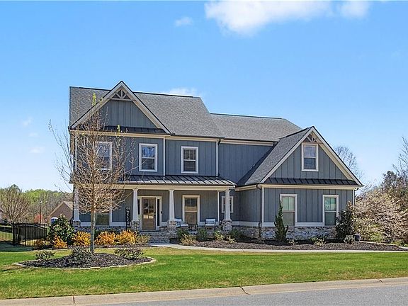 3rd image of 3908 Meadowland Dr