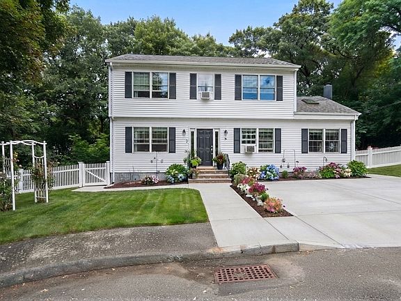 2nd image of 9 Zamora St